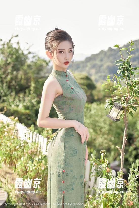 秀人网 - 照片里的无声颂歌，王心怡和她的裤里丝