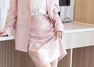 秀人网 – 袁圆写真作品：美足好物，真想给她的双脚开个粉丝会。
