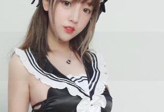 如果有米线线sama的全套泳衣写真手册，那我一定得好好研究，毕竟这泳装搭配真有一套。