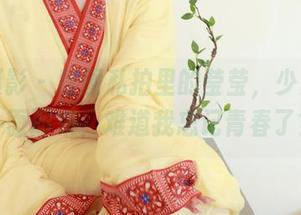 绮梦摄影 – 原图私拍里的莹莹，少女气息扑面而来，难道我忘记青春了？