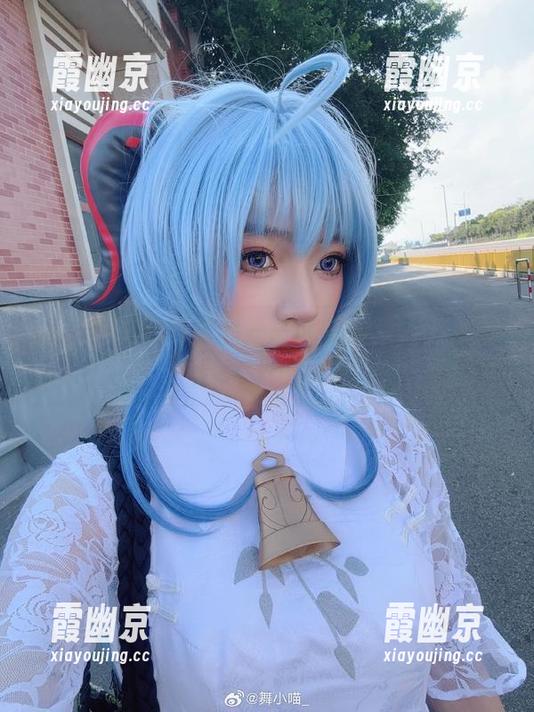 舞小喵的网袜套图——我的最爱，滋…好像又被迷住了？