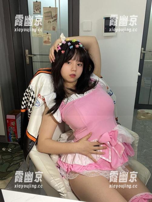 微密圈 - 高清合集：葱油饼er的蓝白围裙，真想问问，今天晚餐上她是主菜吗？