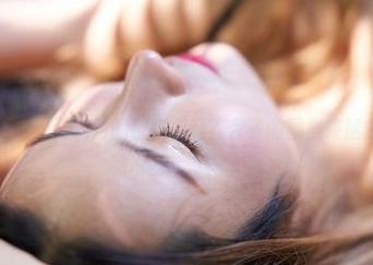 蜜桃社 – 想要免费的御姐福利？杏子的图集来拯救你！