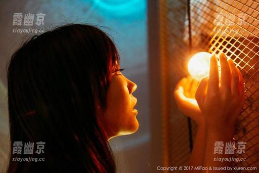 蜜桃社-琳琳ailin 蜜桃社 - 琳琳ailin的肉丝写真集:精选出的一丝不苟的诱惑