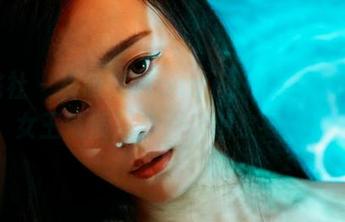 蜜桃社 – “萌美Moemi”的新花样合集，女王气质浓厚，你确定要错过？
