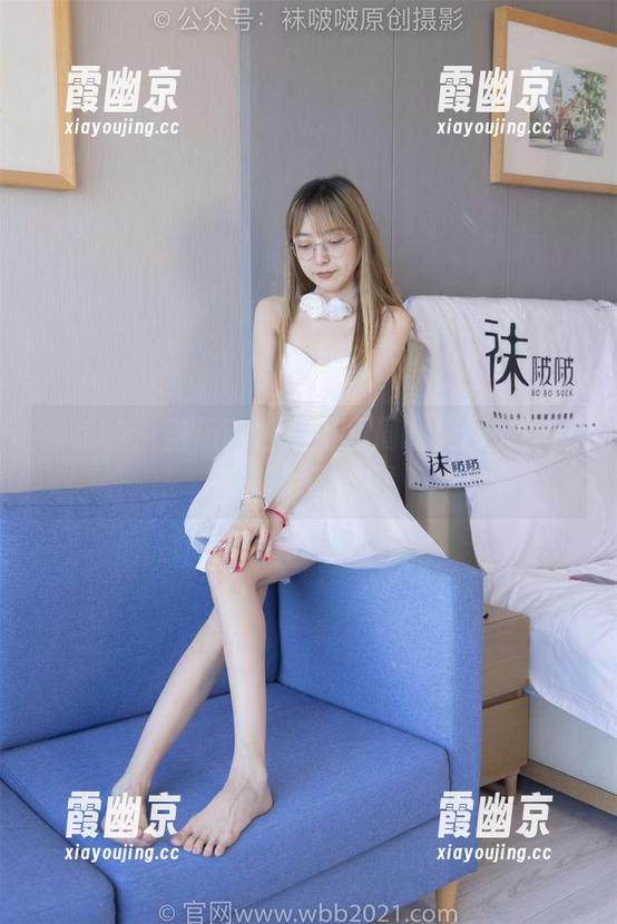 袜啵啵 - 当运动鞋遇上周周的美图：神奇的灵魂交换中！