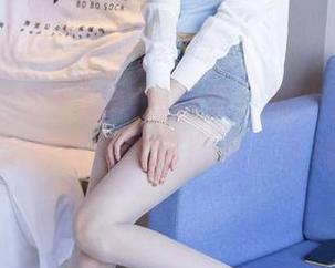 袜啵啵 – 芝士的黑丝图集：脚尖那点微妙加固，看得我直咽口水，下载吧！