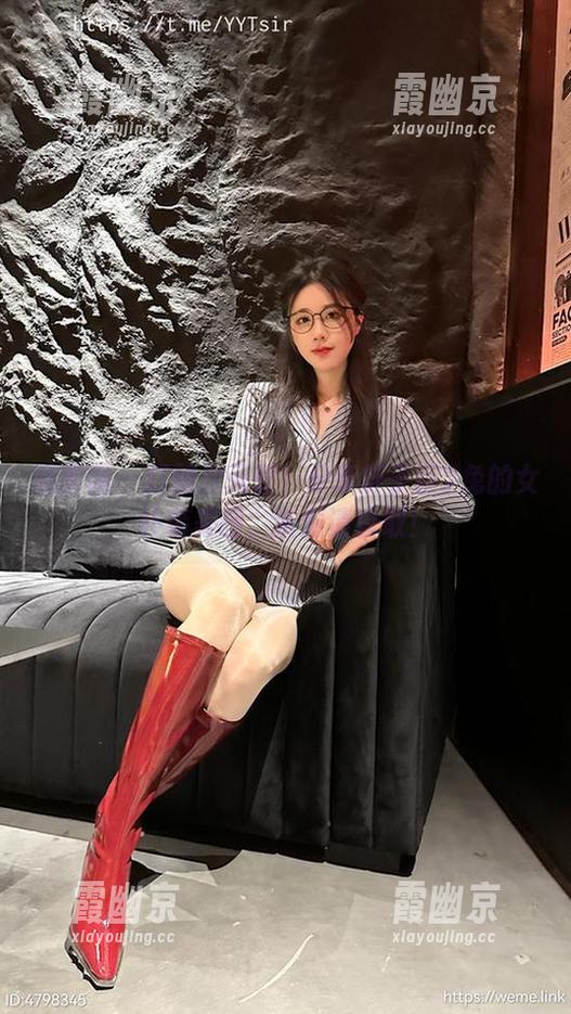 轩子巨2兔 微密圈 - 打破次元壁!分享轩子巨2兔的女仆装美图,资源请自取!