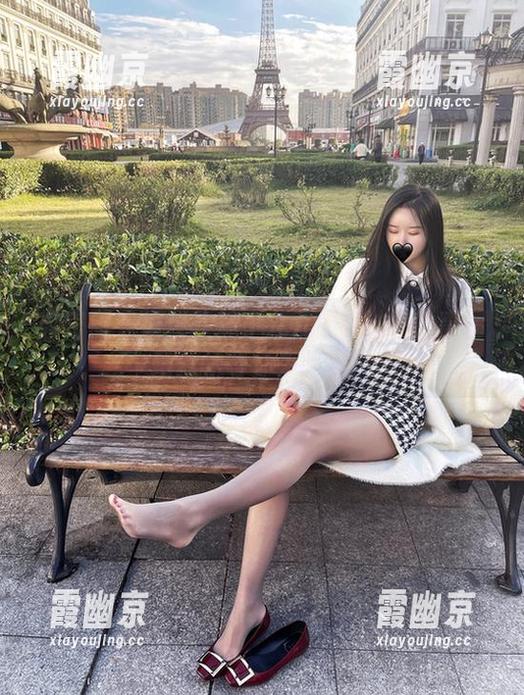微密圈 - 谁说软妹小九九不懂油亮？高清蕾丝裙等你来下载！
