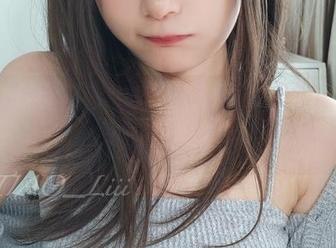 看着迷之呆梨的2022年合集，我总在想，私房图包里会不会有意想不到的惊喜？