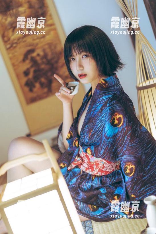 白色，逐月Su的写真，原图让我琢磨了半天，如此淡雅……