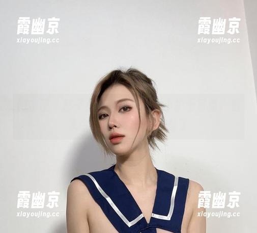 微密圈 - 醇子小姨带着管家的小护士写真，看来今天白头发又要增长了