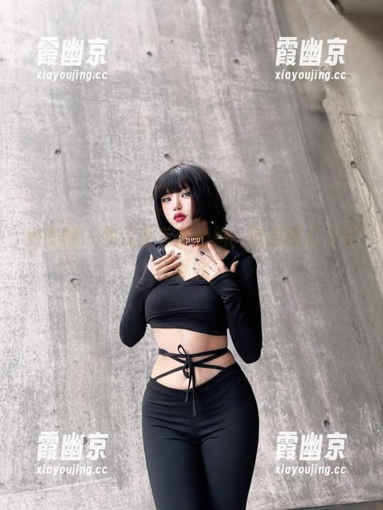 微密圈 - 图库里有个姐姐，陈佩奇打卡拒绝低调！