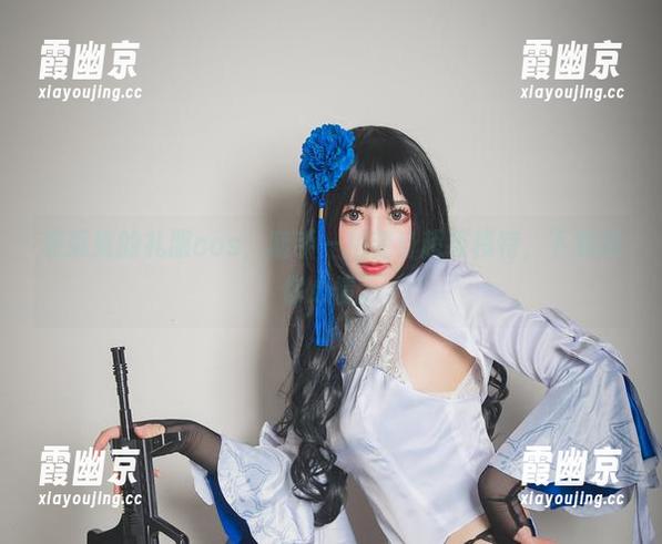 雯粥粥的礼服cos，随手一拍变身超级模特，下载随你心情。