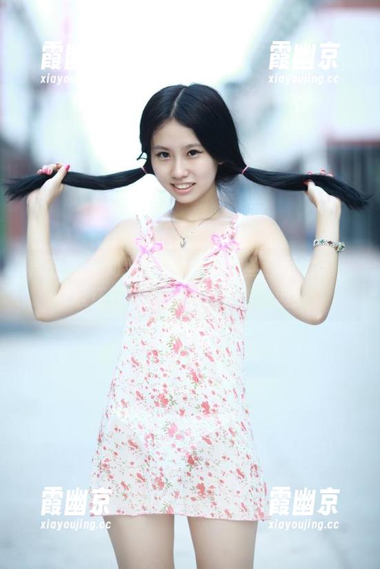 青豆客 - 刘奕宁Lynn的黑丝画面太美，谁还在等？免费下载走一波！