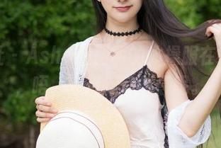 魅妍社 – Ashely丽丽的体操服在线写真，唔，有点运动气息呢。