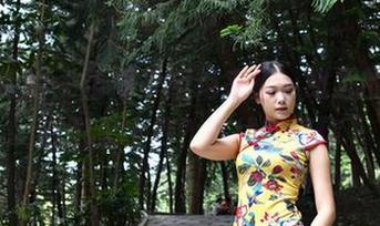 魔镜街拍 – 当雨季拒绝来临，凯恩的美图在哪里上传？在线等着你