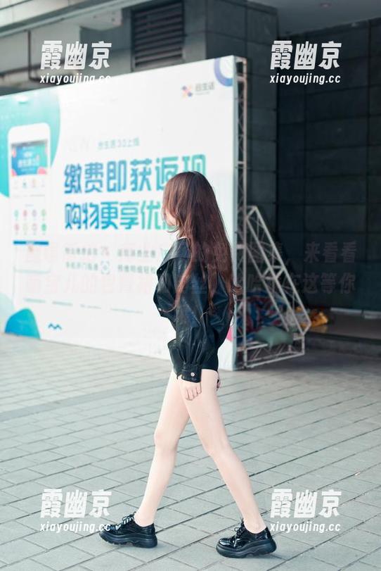 魔镜街拍 - 商业广场的免费图集，来看看萌宝儿的包臀裙和肉丝，哈哈镜在这等你哦！