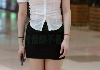 魔镜街拍合集：回头率百分百的牛仔热裤女孩，照片值的不看一遍两遍吗？